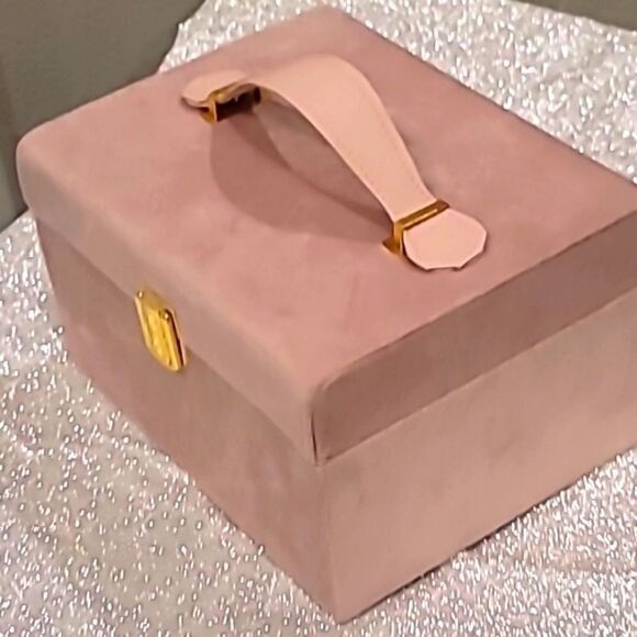 At Home Pink Velvet Jewelry/Watch Organization Box w/Handle - Picture 8 of 10